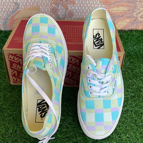 Vans WMNS Authentic Stacked
Pastel Picnic Mixed Plaid
VN0A5KXXPPS
Platfo… - Picture 13 of 16